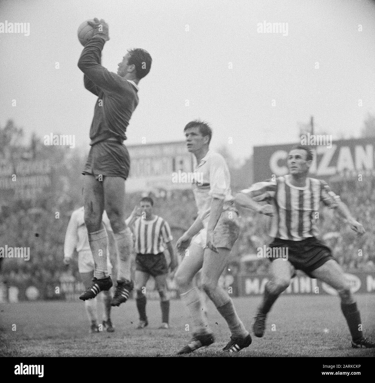 Finale KNVB Cup Sparta contro DHC 1-0. Momento del gioco Data: 20 giugno 1962 Parole Chiave: Finali, sport, calcio Nome istituto: Sparta Foto Stock