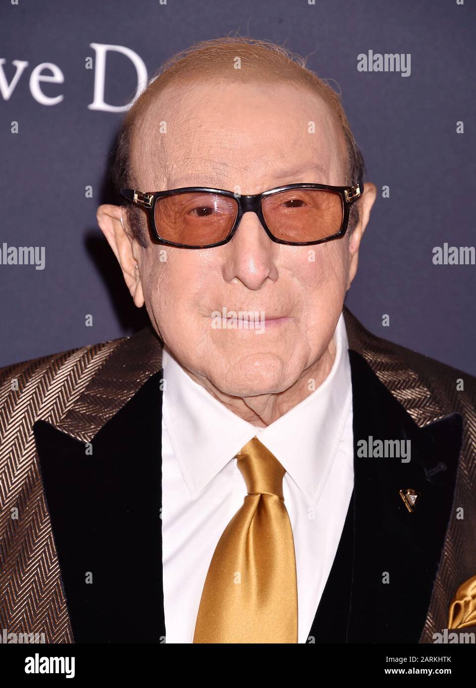 Beverly HILLS, CA - 25 GENNAIO: Clive Davis partecipa al Pre-GRAMMY Gala e GRAMMY Salute alle icone del settore Che Onorano Sean 'Diddy' Combs il 25 gennaio 2020 a Beverly Hills, California. Foto Stock