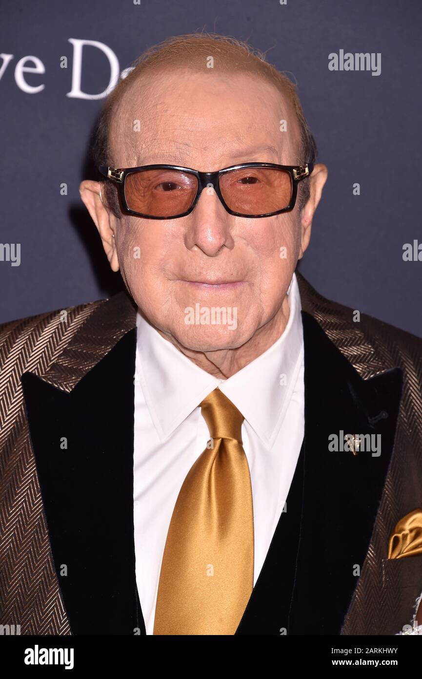 Beverly HILLS, CA - 25 GENNAIO: Clive Davis partecipa al Pre-GRAMMY Gala e GRAMMY Salute alle icone del settore Che Onorano Sean 'Diddy' Combs il 25 gennaio 2020 a Beverly Hills, California. Foto Stock