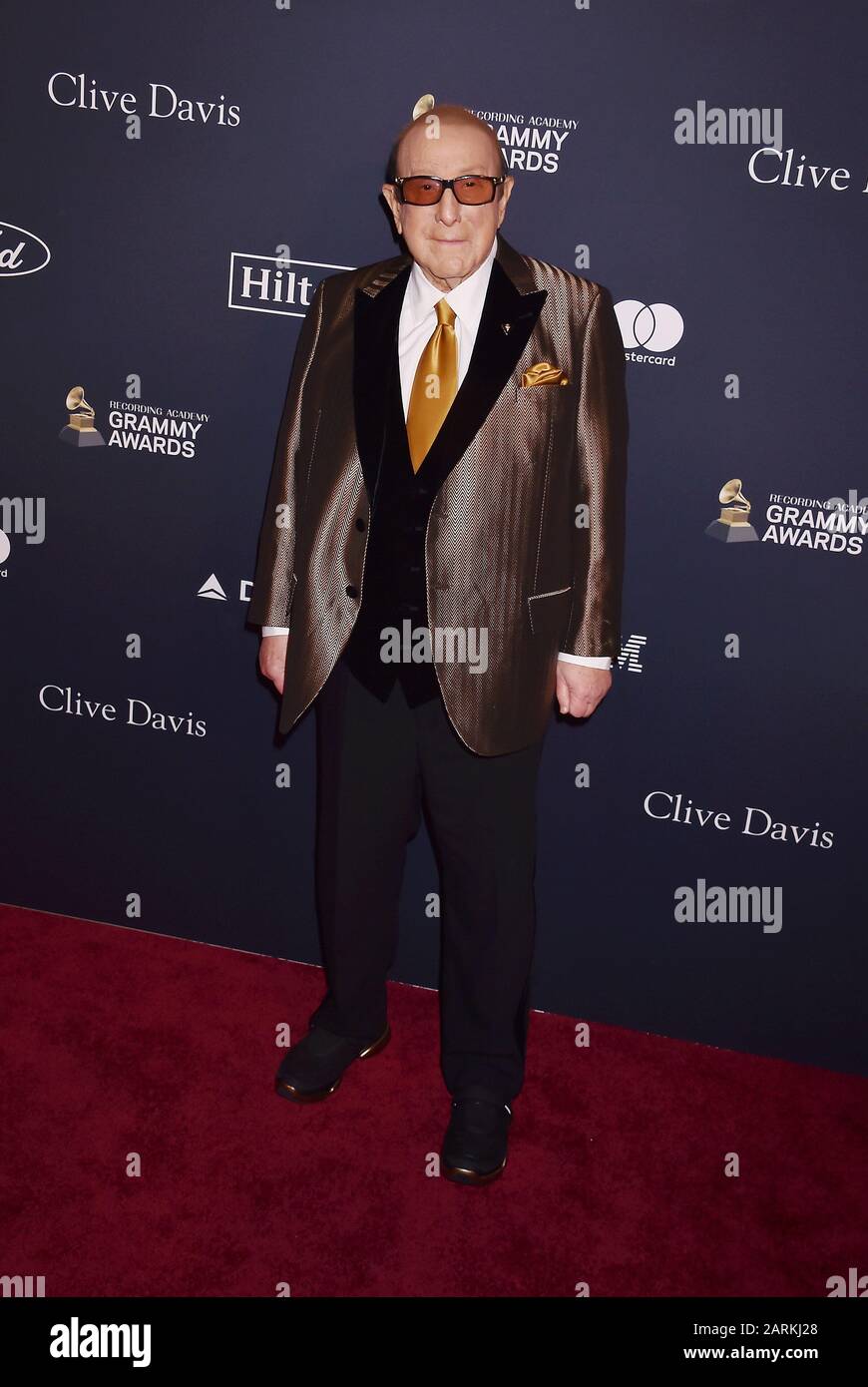 Beverly HILLS, CA - 25 GENNAIO: Clive Davis partecipa al Pre-GRAMMY Gala e GRAMMY Salute alle icone del settore Che Onorano Sean 'Diddy' Combs il 25 gennaio 2020 a Beverly Hills, California. Foto Stock