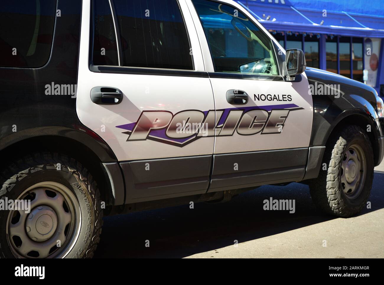 Lato del SUV di polizia sulla pattuglia nel sud dell'Arizona alla città di confine USA/Messico di Nogales, Arizona, Stati Uniti Foto Stock