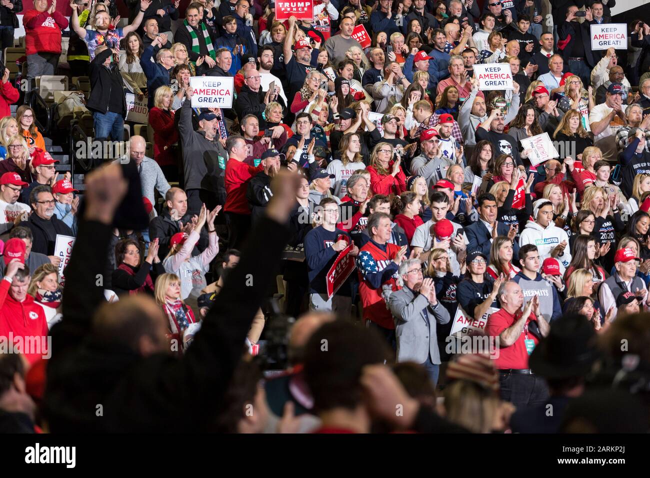 Wildwood, USA, 28th Jan 2020, Spettatori Entusiasti del presidente Trump Rally, Photo Credit: Benjamin Clapp/Alamy Live News Foto Stock