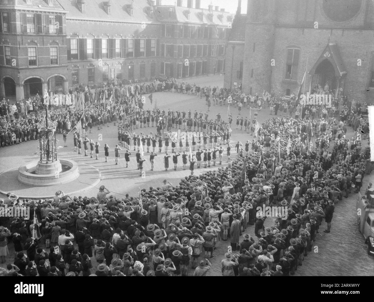 Sint Jorisdag Binnenhof Den Haag Data: 24 Aprile 1951 Ubicazione: L'Aia, Zuid-Holland Nome Dell'Istituzione: Sint-Jorisdag Foto Stock