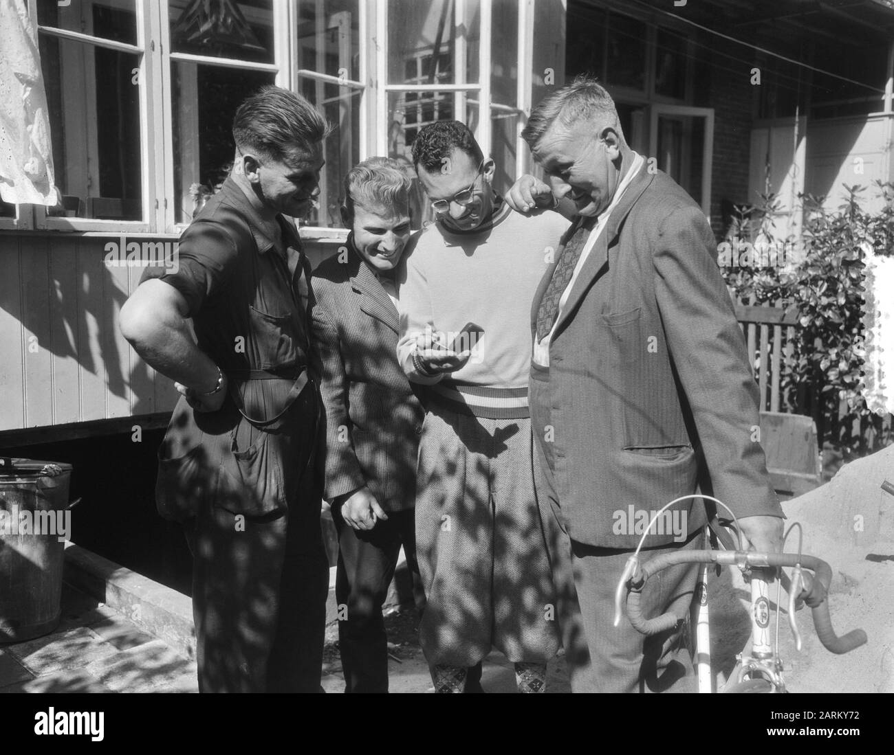 Van Heusden con ruota dentata nel caso Data: 1 settembre 1952 Parole Chiave: Uomini, moto da corsa Foto Stock