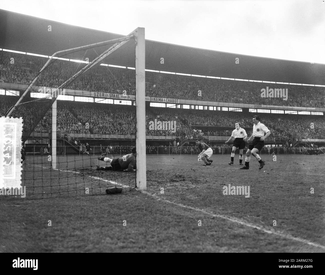 Calcio Bondselftal Contro Londra Combinazione, Momento Del Gioco Data: 23 Marzo 1955 Località: Rotterdam, Sud-Olanda Parole Chiave: Bondselftal, Sport, Calcio Nome Dell'Istituto: London Combinazione Foto Stock