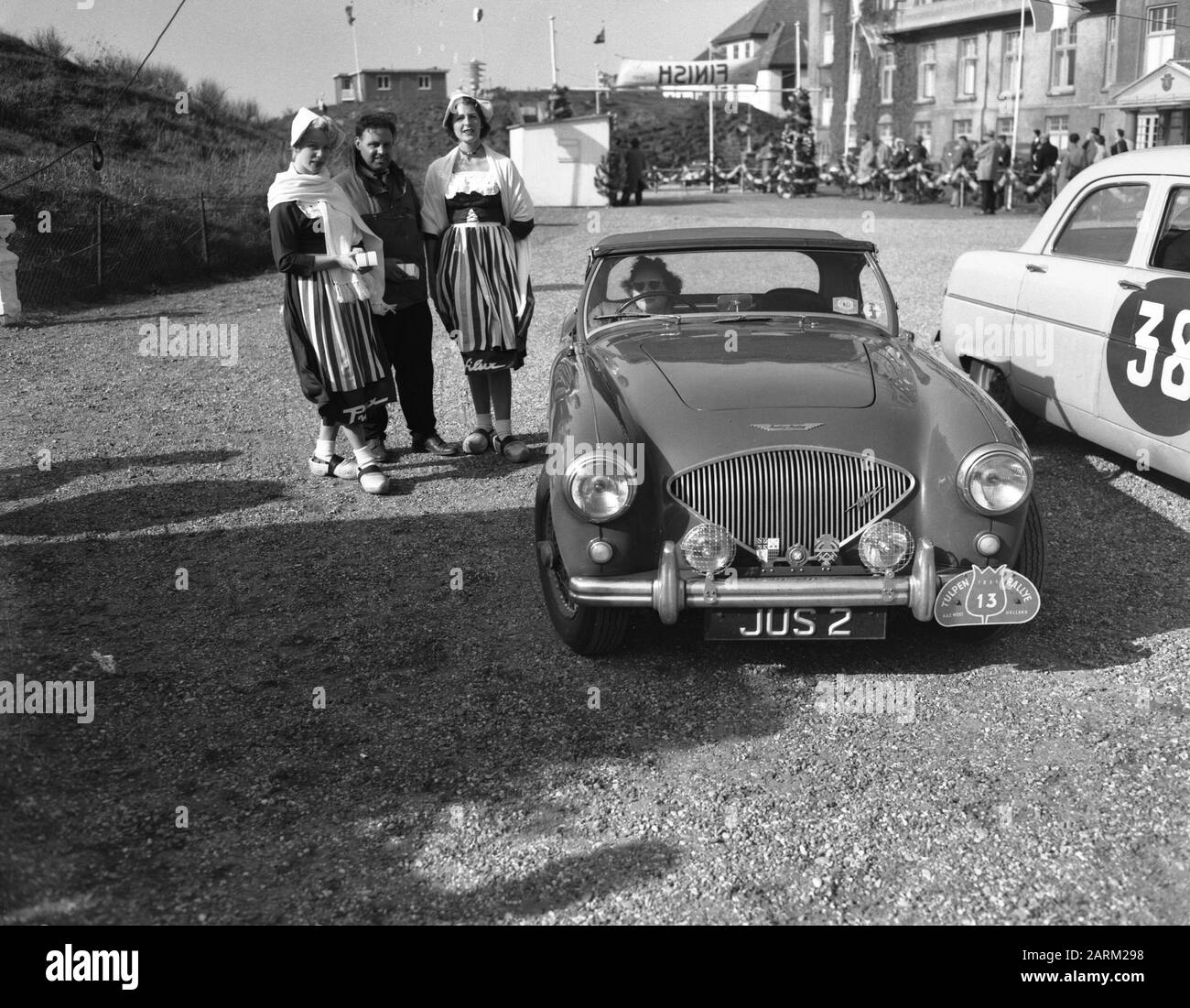 Tulpenallye Noordwijk Data: 4 maggio 1955 Ubicazione: Noordwijk Parole Chiave: Autoralmente, motorsport, sport Nome dell'istituzione: Tulpenrally Foto Stock