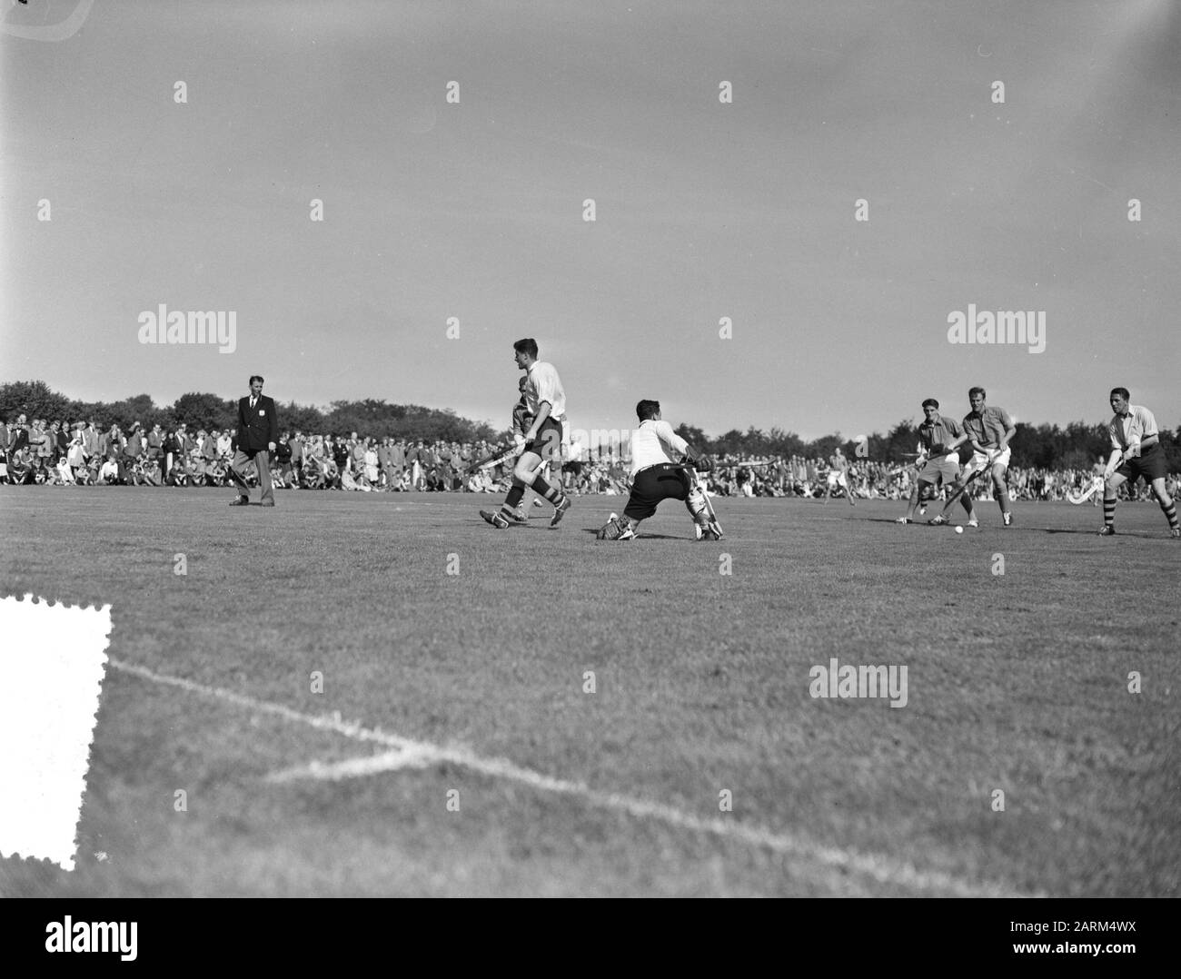 Hockey laren contro la squadra olimpica a 1/2, Data: 16/09/1956, luogo: Pari Parole Chiave: Hockey Nome dell'istituzione: Giornata olimpica Foto Stock
