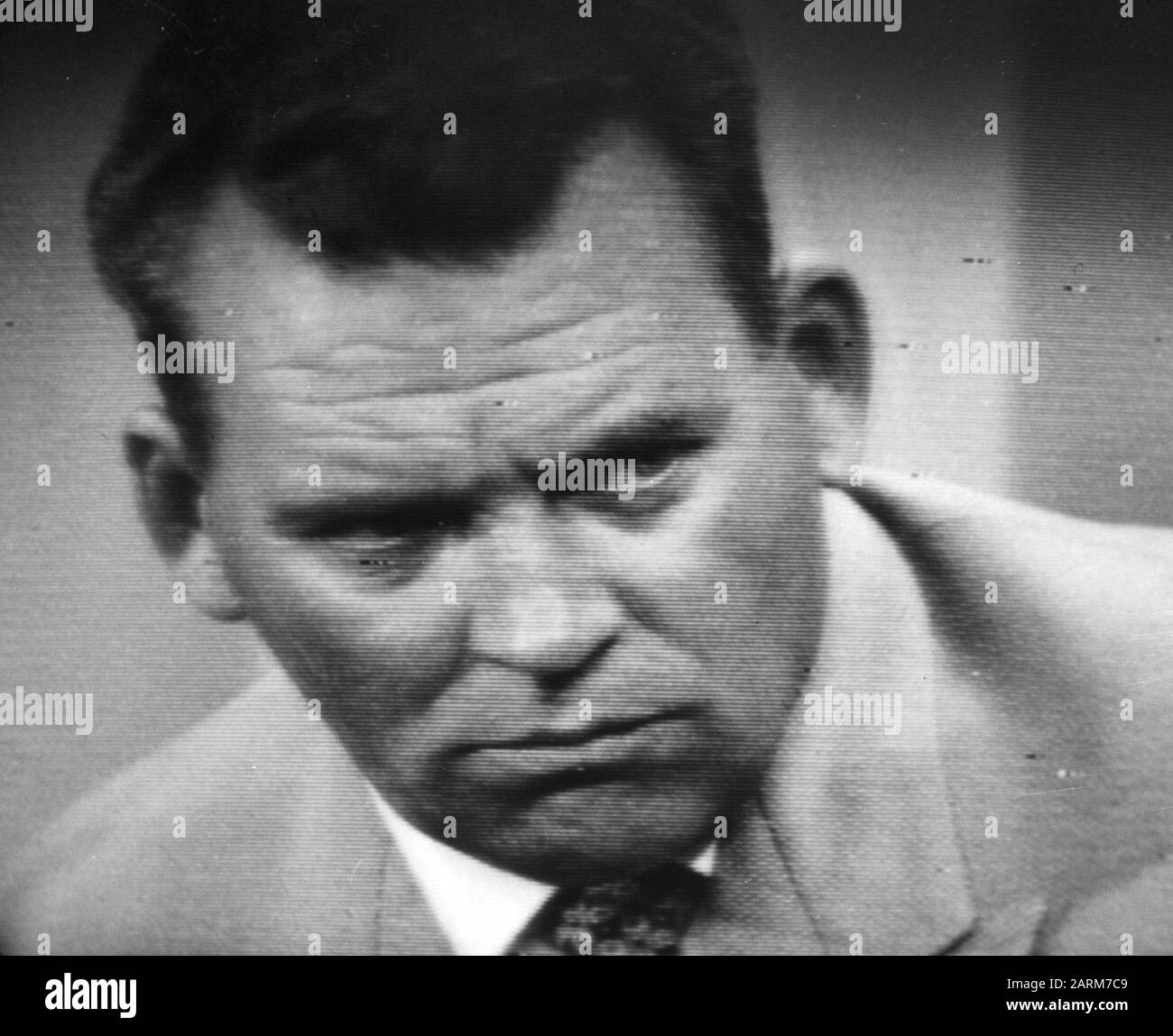 Kees Pellenaers in televisione, assegnazione Telegraph Data: 16 Giugno 1958 Parole Chiave: Assegnazioni, televisioni Nome Persona: Kees Pellenaers Nome istituzione: Telegrafer: Rossem, Wim van/ Anefo Foto Stock