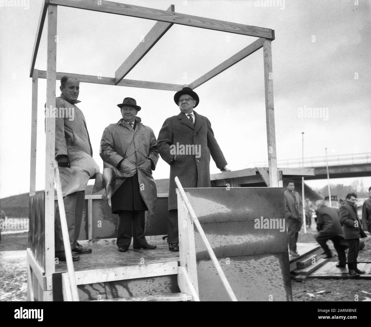 Rijksweg 13 messo in uso dal Ministro Korthals Data: 27 ottobre 1959 Parole Chiave: Rijksweggen Foto Stock