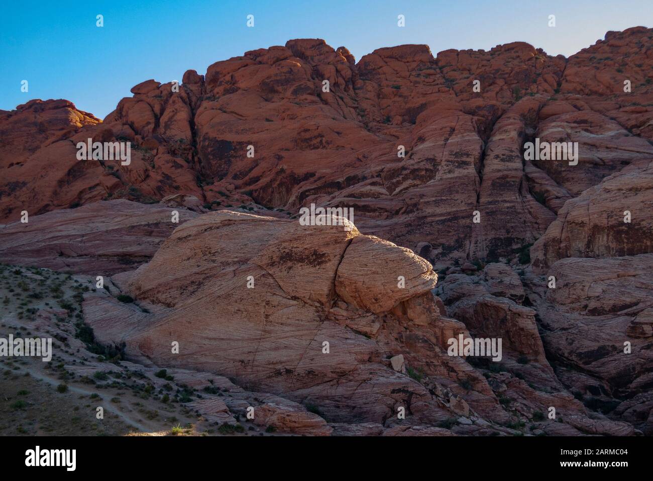 Le Colline Calico Nella Red Rock Canyon National Conservation Area Vicino A Las Vegas, Nevada, Stati Uniti D'America. Foto Stock