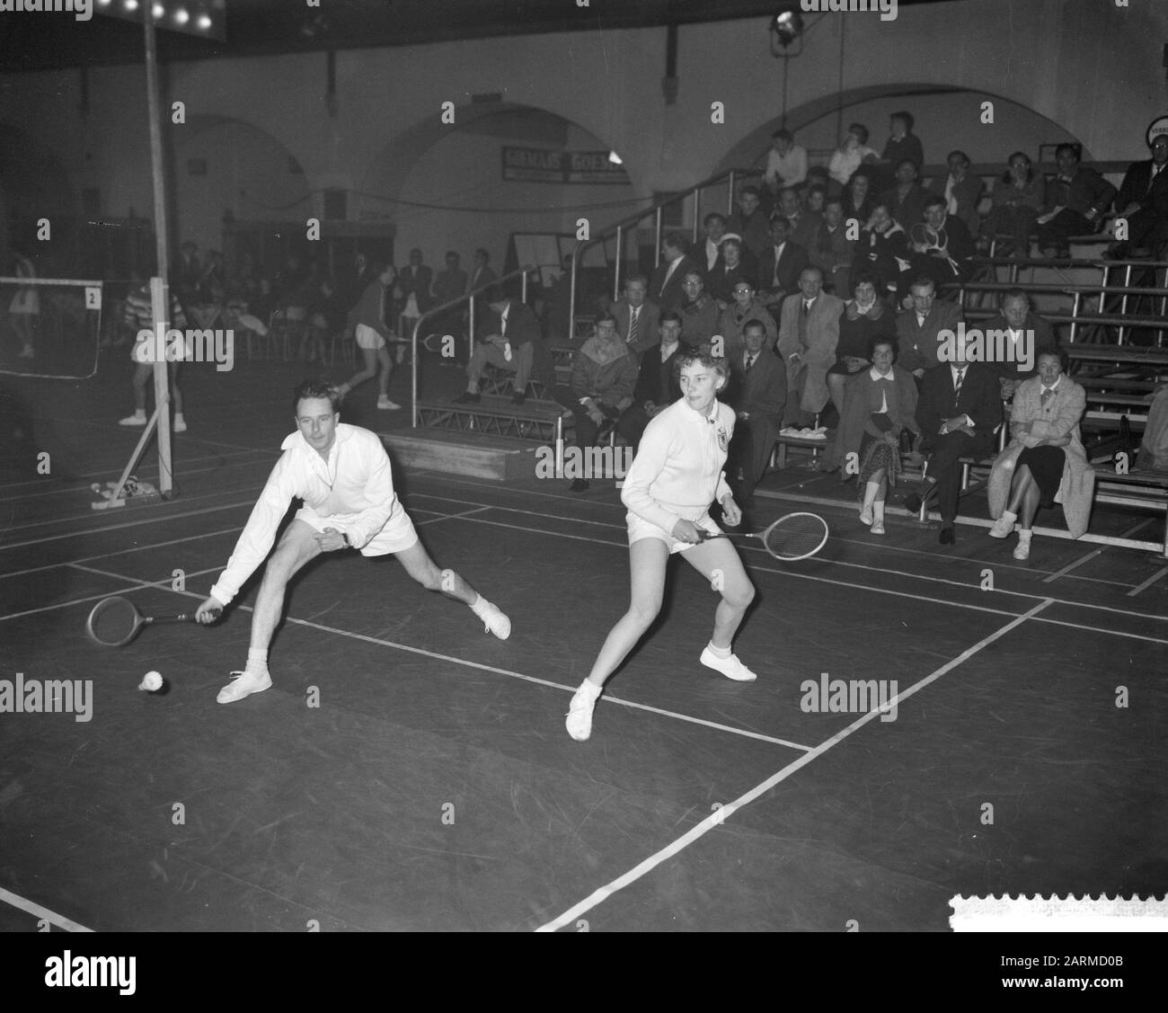 Campionato internazionale di badminton a Haarlem Miss A. Marshall e J. Best Date: 14 Febbraio 1960 Location: Haarlem Keywords: Badminton, sport Nome del personale: Best J, Marshall A. Foto Stock