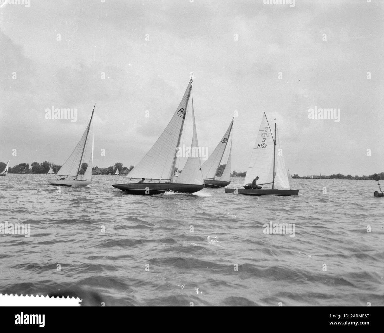 Quinto giorno di jubileum Kaagweek (Falcons) Data: 20 Luglio 1960 Parole Chiave: Sails Nome utente: Valken Nome istituzione: Kaagweek Foto Stock