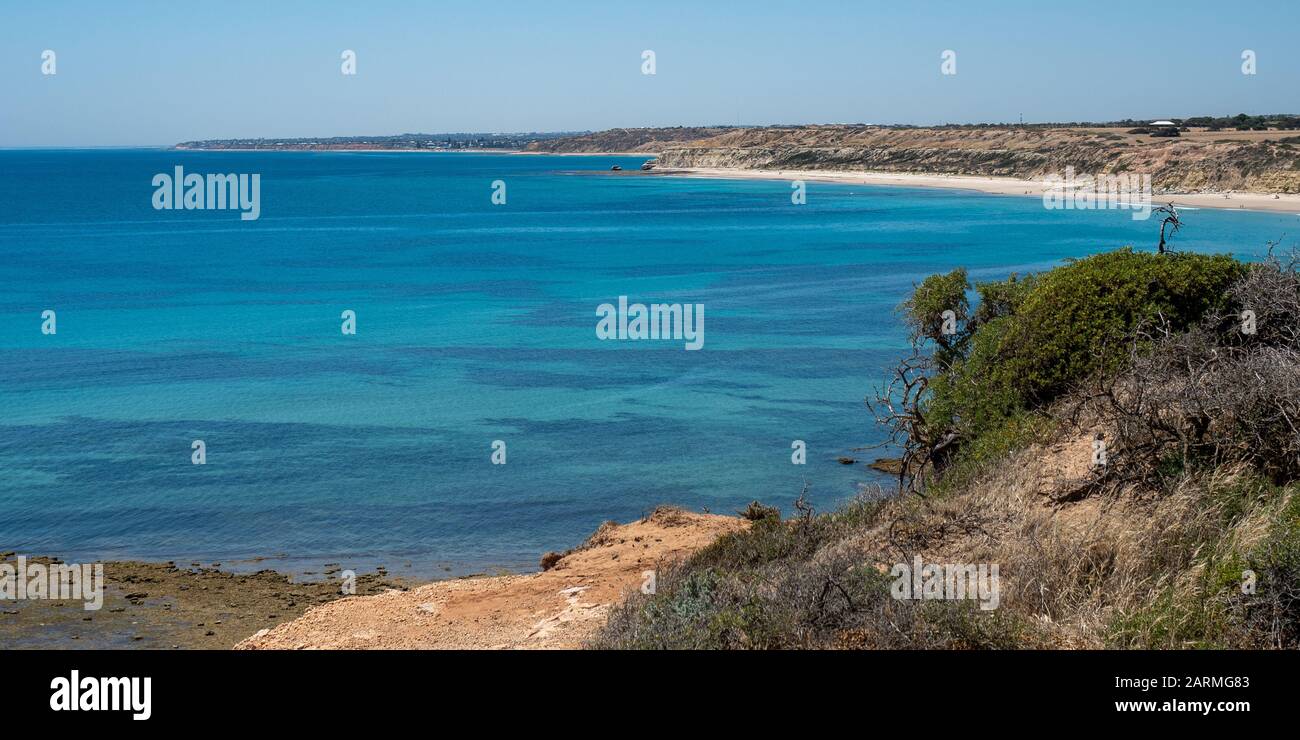 Aldinga e la spiaggia di Port Willunga, in una luminosa giornata di sole nel Sud Australia, il 29th gennaio 2020 Foto Stock