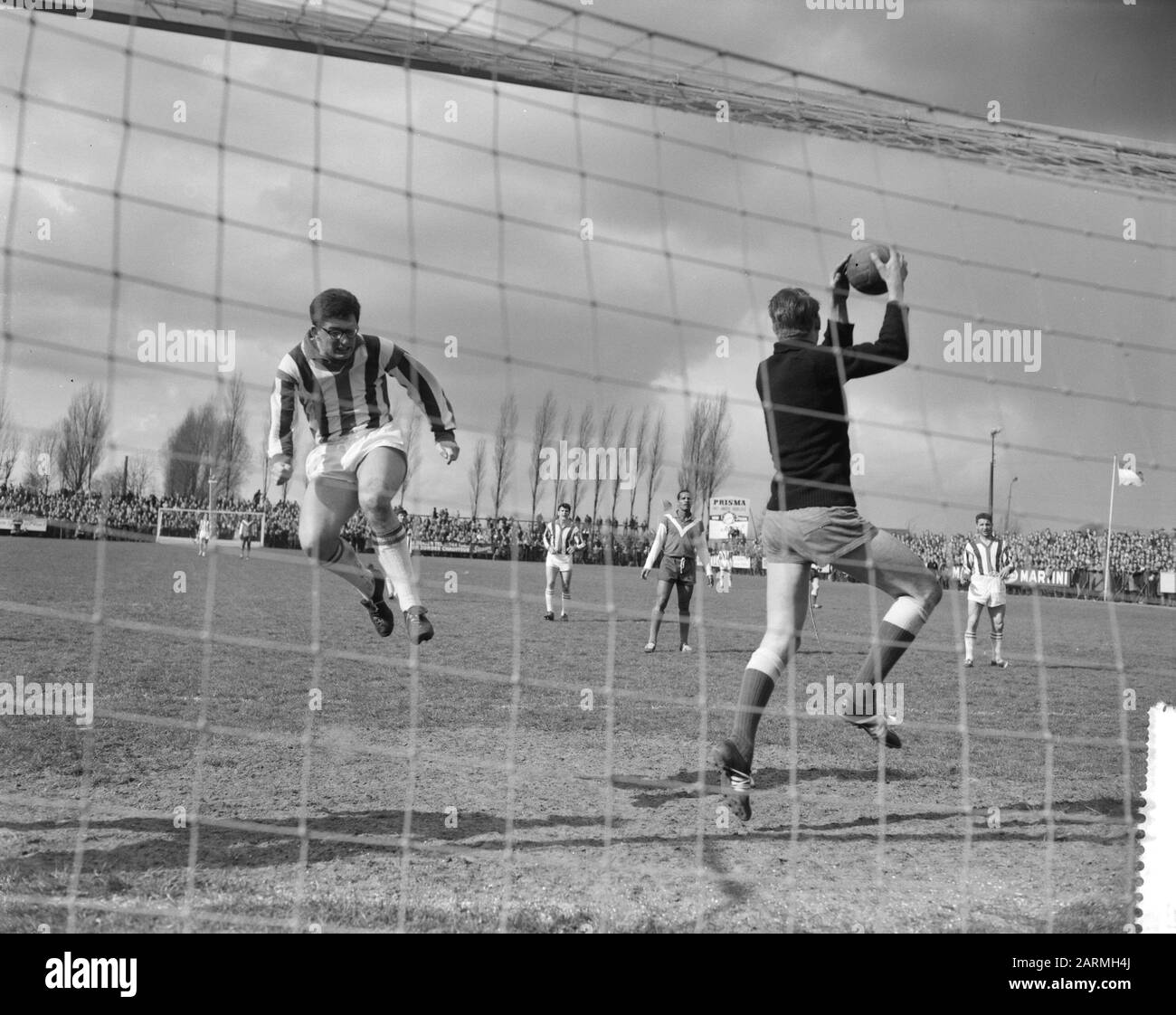 Elinkwijk contro Willem II 1-4 Data: 19 marzo 1961 Parole Chiave: Sport, calcio Nome dell'istituzione: Willem II Foto Stock