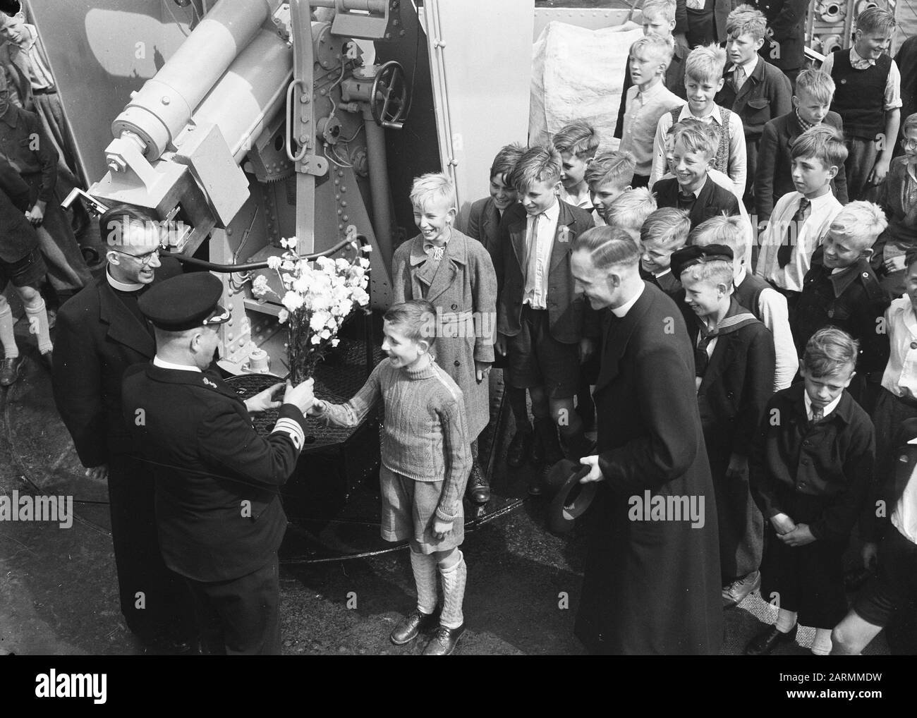 Schoolboy visita il Johan Maurits Data: 10 giugno 1947 Foto Stock