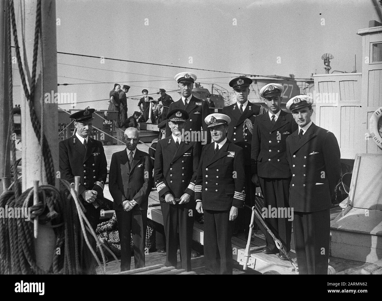 Schout van Nacht Willinge visits Hinders Inspection Date: 24 August 1947 Keywords: Inspection Foto Stock