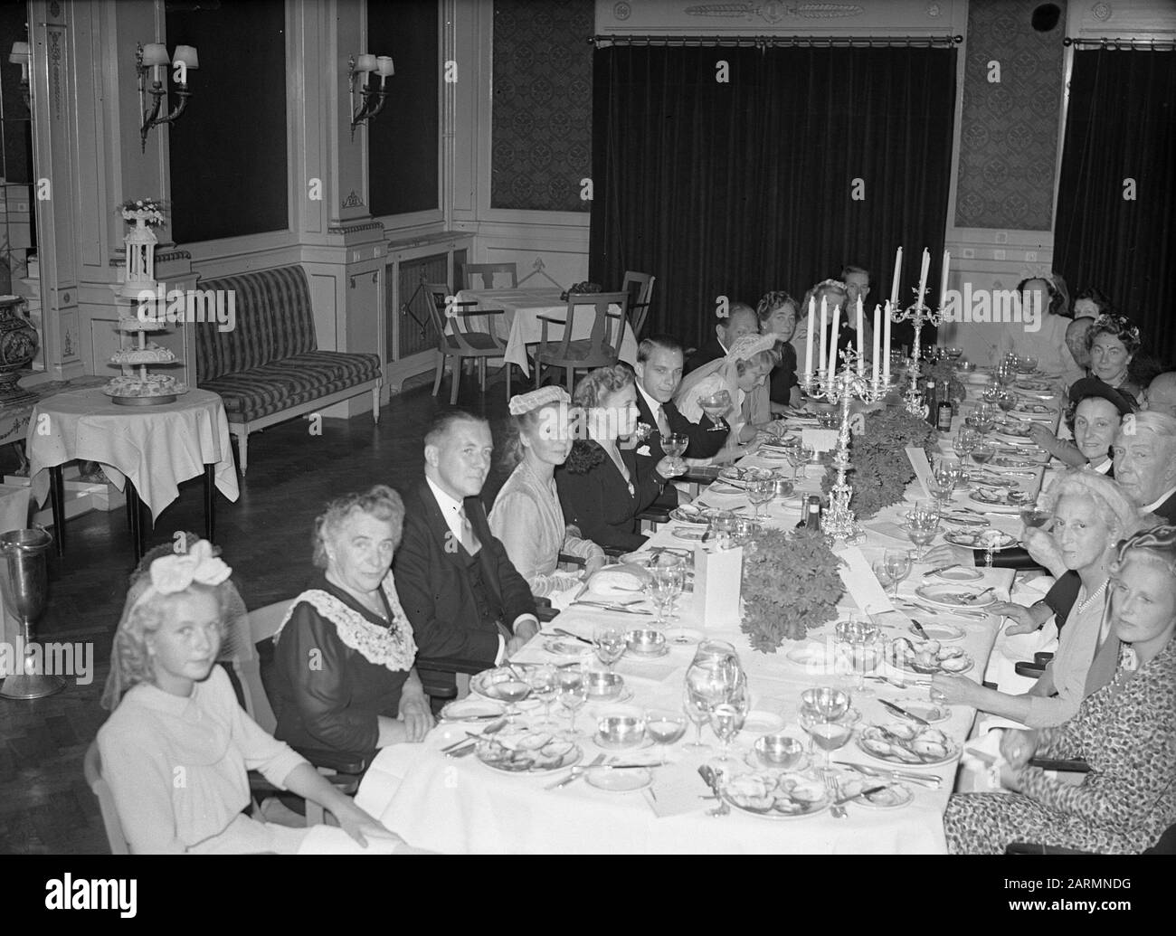 Matrimonio Dudok van Heel Data: 9 settembre 1947 Parole Chiave: Cene, matrimoni Foto Stock