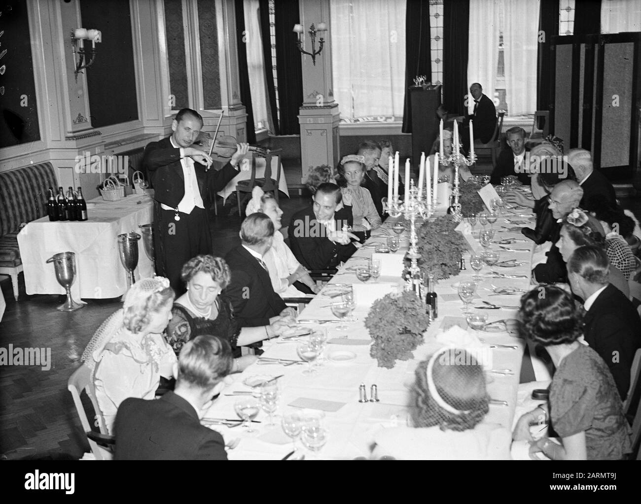 Matrimonio Dudok van Heel Data: 9 settembre 1947 Parole Chiave: Cene, matrimoni Foto Stock