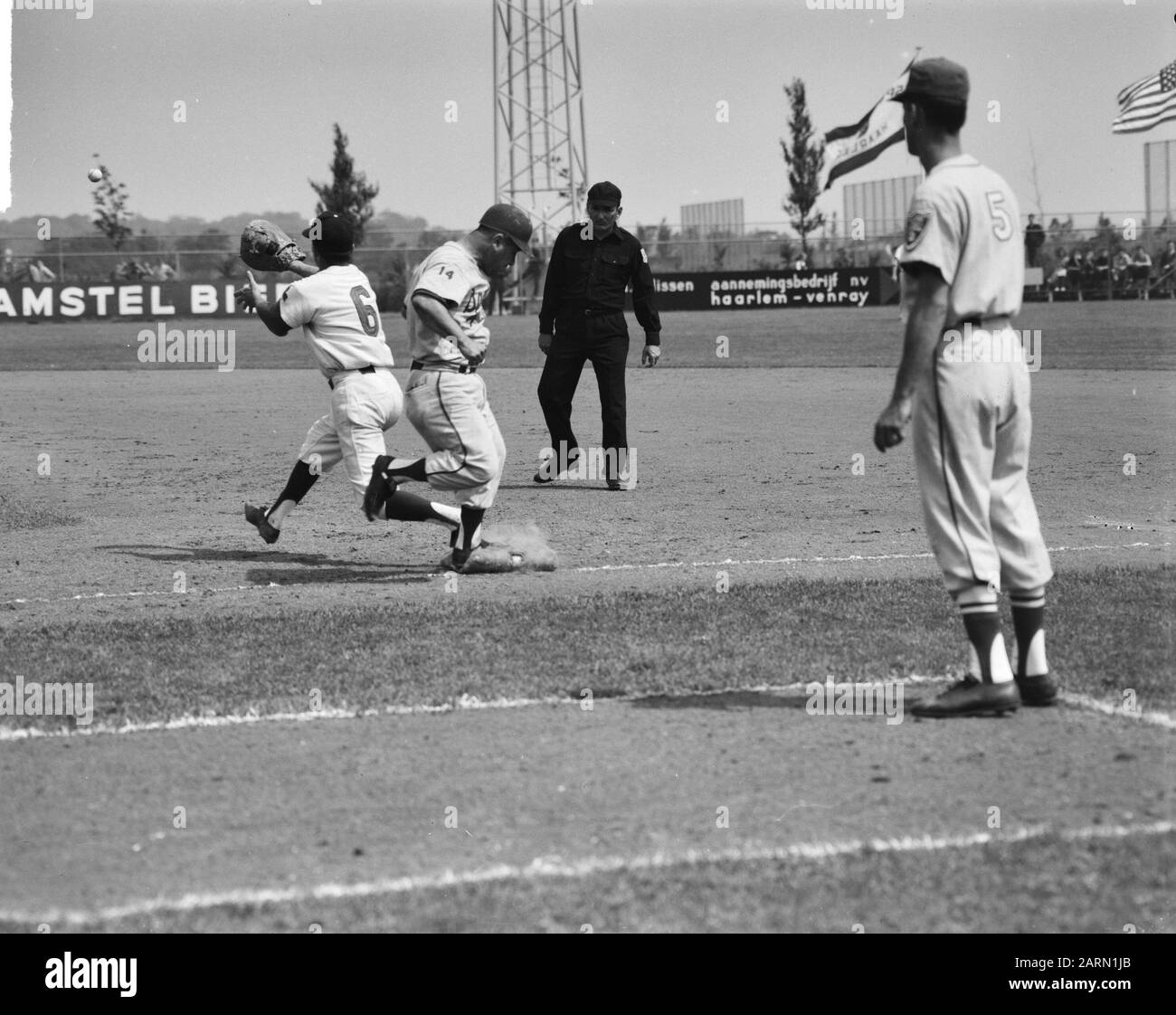 Haarlem Baseball Week. Momento di gioco tra Grand Rapids Sullivans contro England Spartans 13-6. Momento di gioco Data: 3 luglio 1963 luogo: Haarlem Parole Chiave: Baseball, sport Nome istituto: Sullivans Foto Stock
