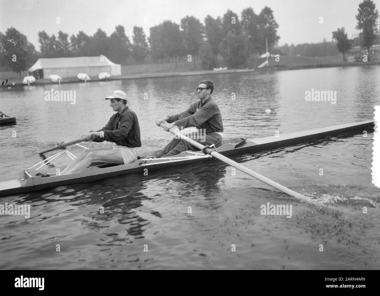 Formazione europeo di canottaggio campionati, inglese 2 senza mate (Nicholson e Farquharson) Data: 3 agosto 1964 Parole Chiave: Canottaggio, campionati, helmsmen Foto Stock