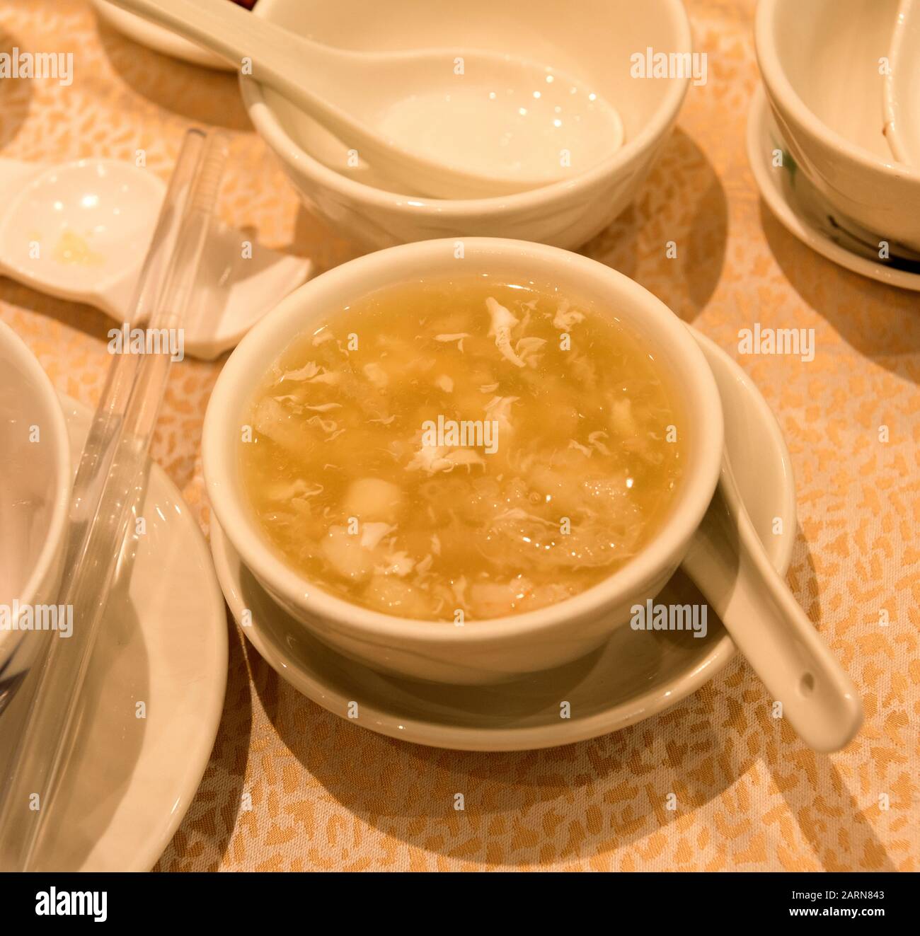 Ristorante cinese, zuppa di nido d'uccello, Hong Kong, Cina. Foto Stock