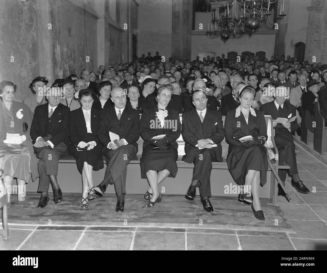 Restauro del municipio e Stevenstoren t Nijmegen. Solennità nella cappella di Stevenskerk Data: 9 luglio 1953 luogo: Nijmegen Parole Chiave: Cerimonie Nome personale: Stevenstoren Nome istituzionale: Stevenskerk Foto Stock