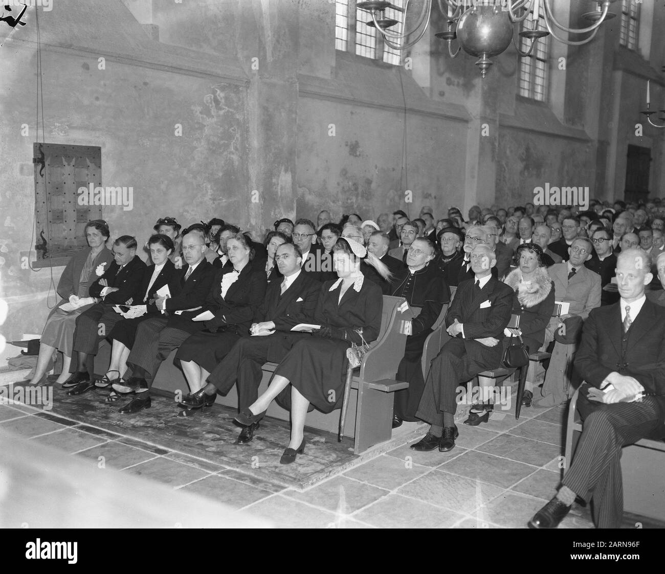 Restauro del municipio e Stevenstoren t Nijmegen. Solennità nella cappella di Stevenskerk Data: 9 luglio 1953 luogo: Nijmegen Parole Chiave: Stadhuizen, cerimonie Nome personale: Stevenstoren Nome istituzionale: Stevenskerk Foto Stock