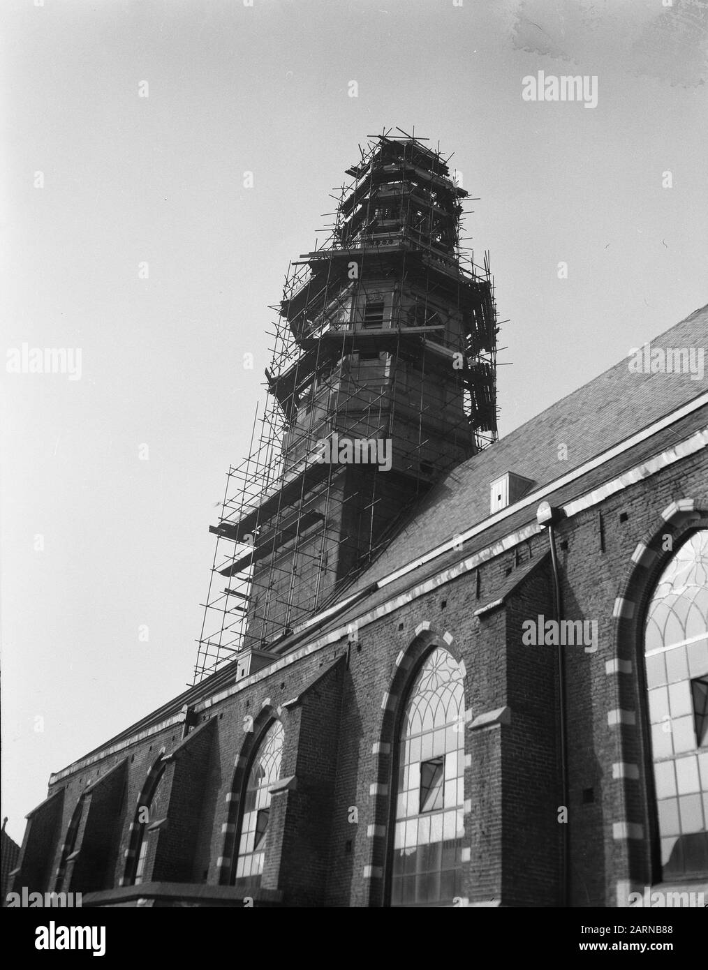 Torre Dutch Reformed Church a Nijkerk in restauration anno 1778, chiesa anno 1461 Data: 13 marzo 1956 Località: Nijkerk Parole Chiave: CHERK, RESTAURAZIONE, torri Nome dell'istituzione: Dutch Reformed Church Foto Stock