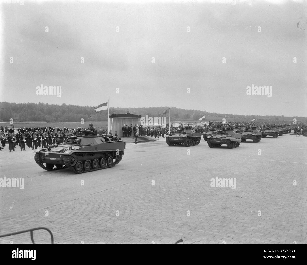 Weaponschouw op de Vlasakkers a Amersfoort, Houswiser 175 m per la nuova artiglieria americana Data: 5 maggio 1965 luogo: Amersfoort Parole Chiave: Parades Nome dell'istituzione: Vlasakkers Foto Stock