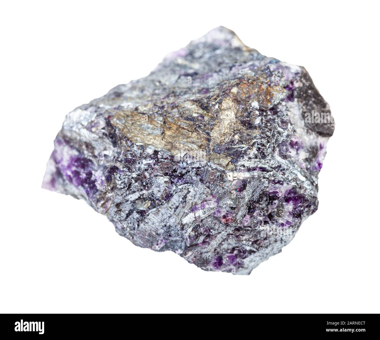 Closeup di campione di minerale naturale dalla raccolta geologica - Stibnite (Antimonite) minerale con quarzo Amethyst isolato su sfondo bianco Foto Stock