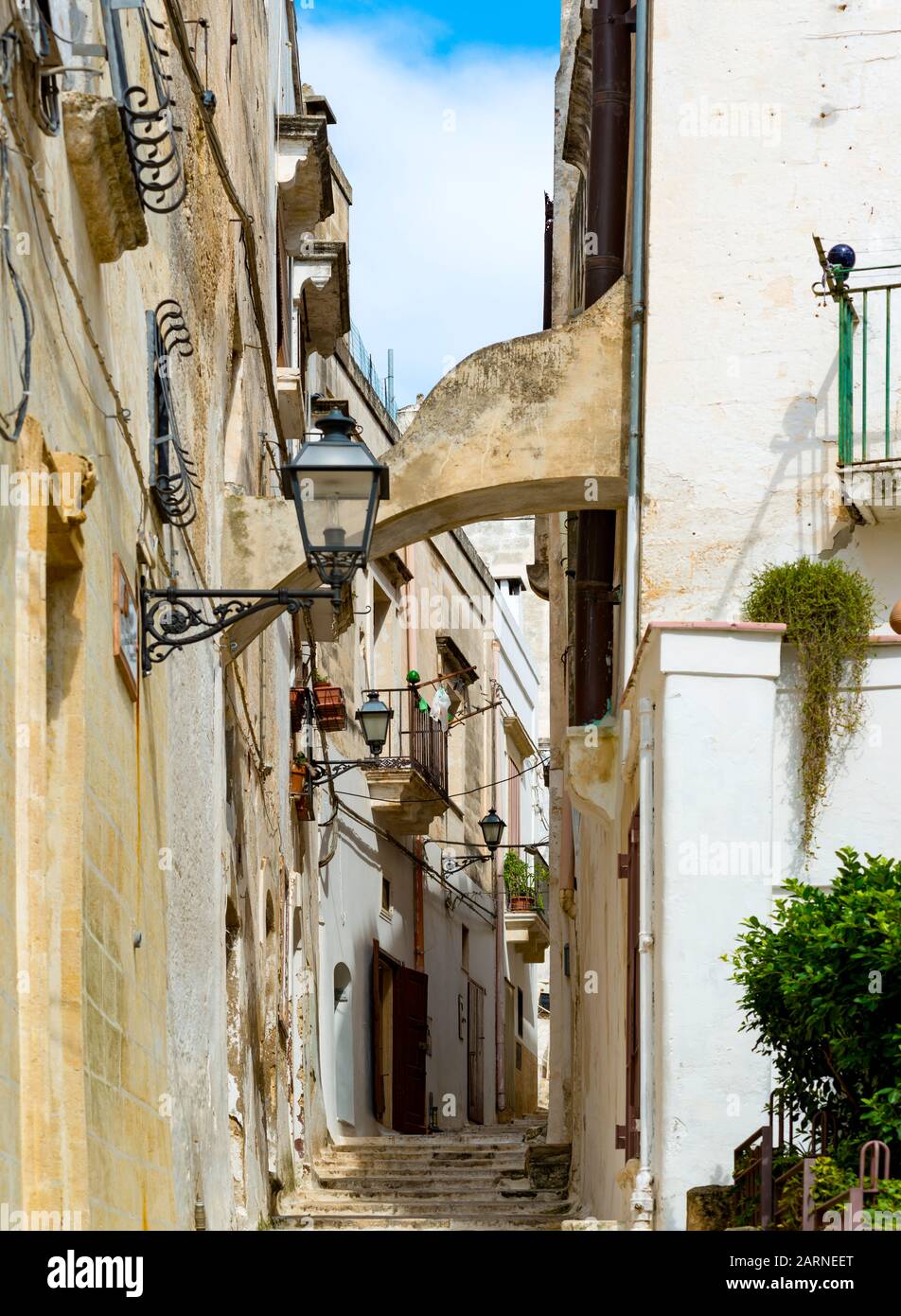 Suggestivo centro storico di Grottaglie famoso per le ceramiche artistiche. La città in provincia di Taranto, regione Puglia, Italia meridionale Foto Stock