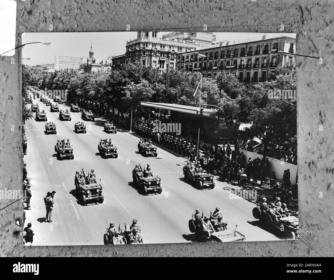 A Madrid si ricorda che Franco 30 anni fa vinse la Guerra civile (1936 1939) panoramica della Parata Data: 5 giugno 1969 luogo: Madrid Parole Chiave: Guerre civili, commemorazioni, sfilate Nome personale: Franco Foto Stock