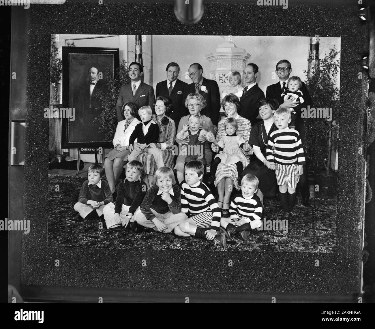 Foto di gruppo tutta la famiglia reale associata al compleanno della Regina Juliana Data: 16 Giugno 1976 Parole Chiave: Famiglia reale Foto Stock