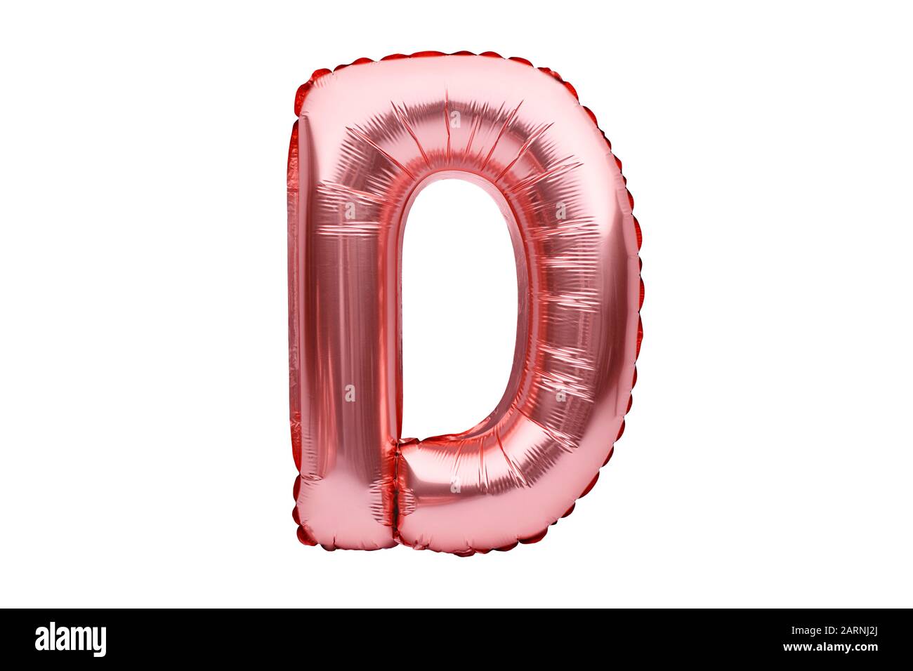 Lettera D fatta di palloncino di elio gonfiabile dorato rosa isolato su bianco. Oro rosa foil palloncino parte del set completo di lettere maiuscole. Foto Stock