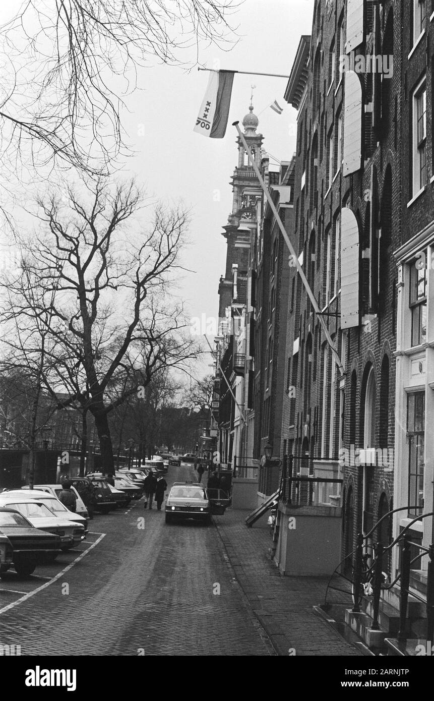 Bandiera Amsterdam 700 anni a Westerkerk Data: 1 gennaio 1975 Parole Chiave: Chiese, bandiere Nome dell'istituzione: Westerkerk Foto Stock