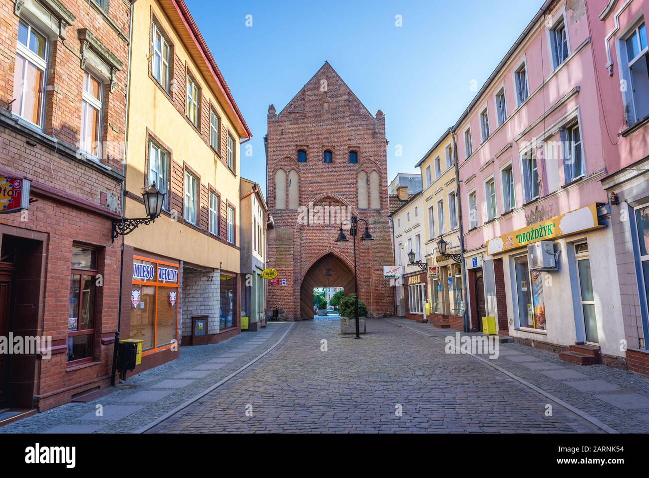 Brama Kamienna- porta di pietra a Swidwin, capitale della contea di Swidwin in Voivodato di Pomeranian occidentale della Polonia nord-occidentale Foto Stock