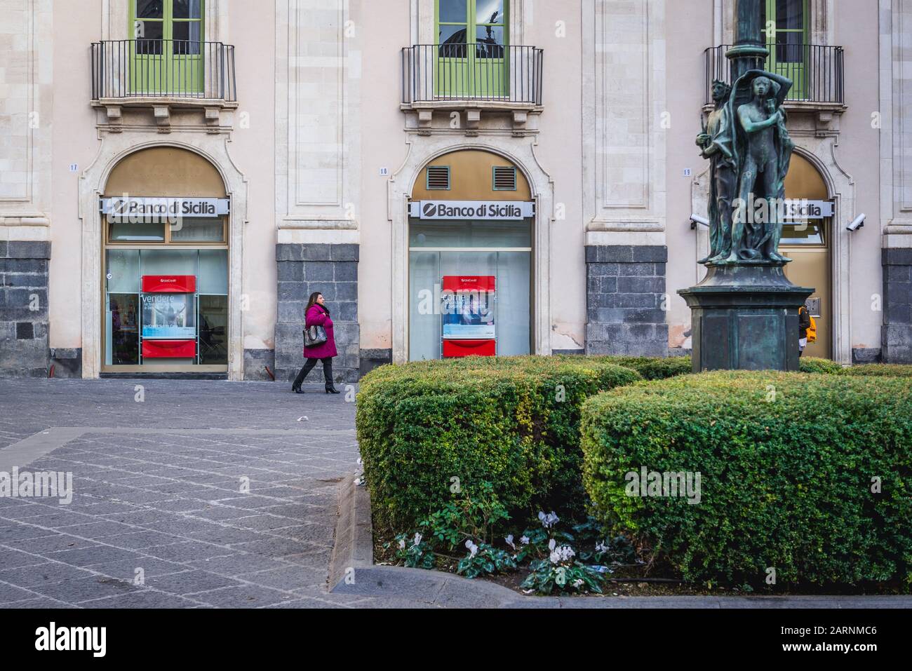 Banco di Sicilia banca sulla piazza dell'universita' (Piazza Universita') in Catania city sul lato est della Sicilia Isola, Italia Foto Stock