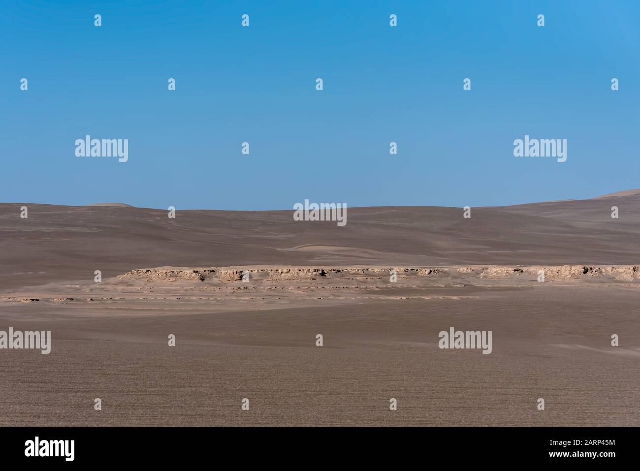 le pietre di sabbia bagnate nel deserto di lut Foto Stock