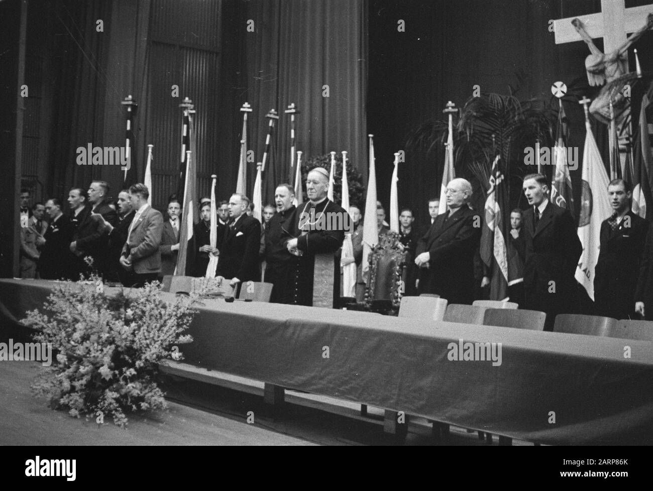 Congresso Cattolico Dei Giovani Di Utrecht. Panoramica Stage Data: 22 Marzo 1946 luogo: Utrecht (città) Parole Chiave: Conferenze, cardinali, religioni Nome personale: Jong, Johannes de Foto Stock