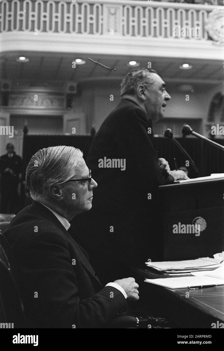 Casa si occupa di questione di sciopero Werkspoor e nota Veringa. Veringa Speaking, Right Grosheide Date: 12 November 1969 Keywords: Strikes, Ministers Nome personale: Veringa, Gerard Institution name: VMF-stork Foto Stock