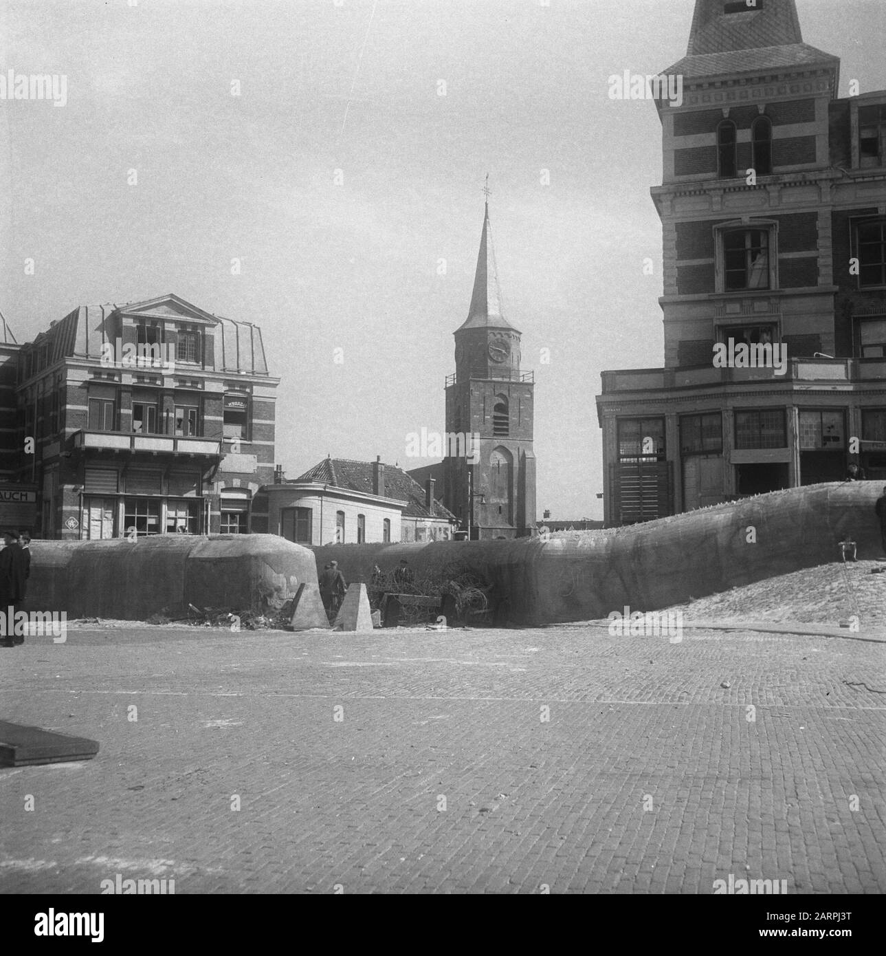 Scheveningen, panoramica della spiaggia e boulevardversperringen [Atlantikwall] Data: Settembre 1945 luogo: Scheveningen, Zuid-Holland Parole Chiave: Seconda guerra mondiale, opere difensive, distruzione Foto Stock