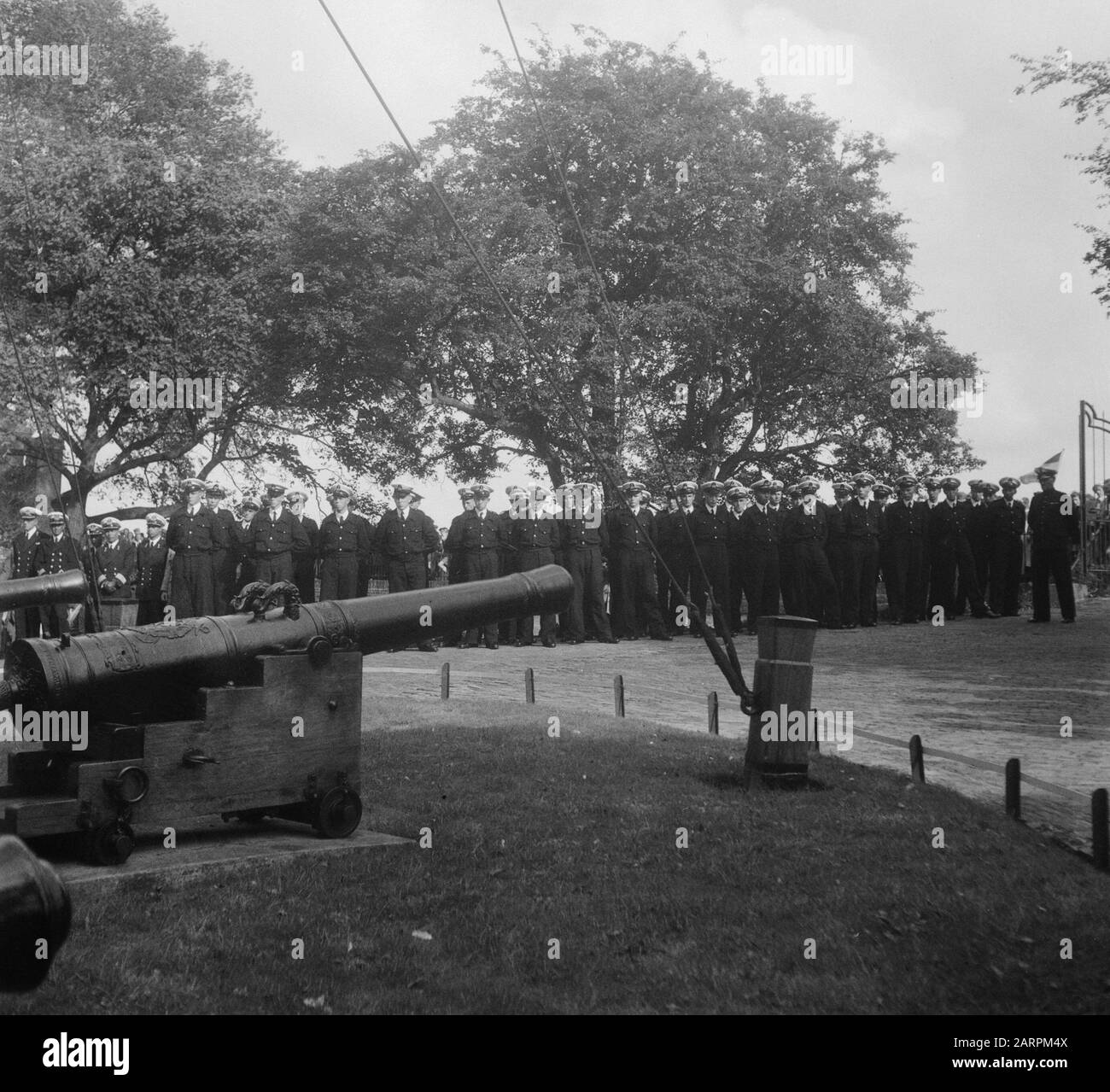 Installazione midshipmen Royal Marine Institute Data: 12 settembre 1950 luogo: Den Helder Parole Chiave: Midshipmen, installazioni, marine Foto Stock