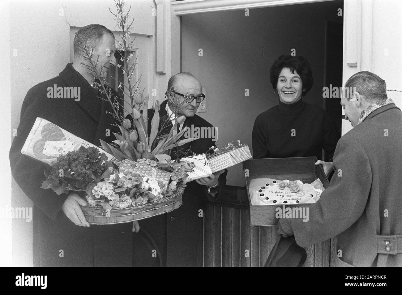 San Valentino il Comitato Valentine Olanda visitare Mies Bouwman Data: 14 febbraio 1963 Parole Chiave: Visite Nome personale: Bouwman, Mies Foto Stock