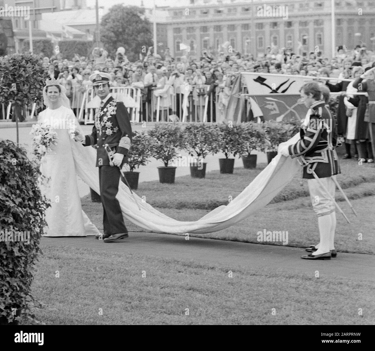 König Carl XVI. Gustaf von Schweden bei der Hochzeit mit Silvia Sommerlath a Stoccolma, Schweden 1976. Re Carlo XVI Gustavo di Svezia sposa il tedesco Silvia Sommerlath a Stoccolma, Svezia 1976. Foto Stock