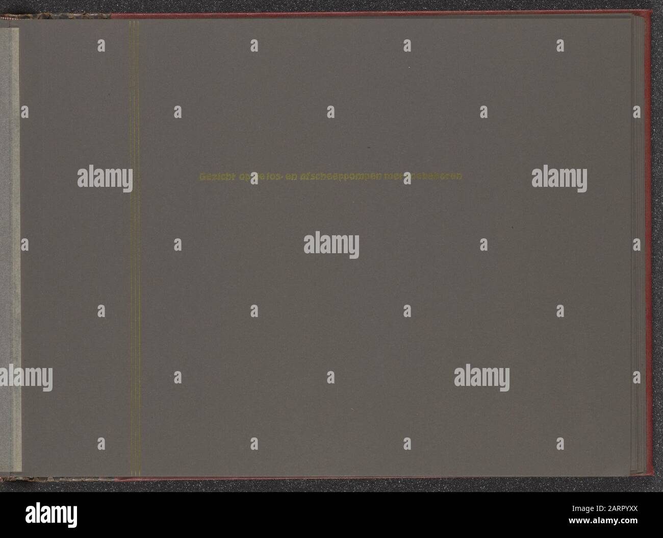 Album fotografico Deli Maatschappij: Installations N.V. Deli Port Authority a Medan (1954) Rivista Intermediaria Visualizza le pompe di scarico e sbarco con accessori Data: 1954 luogo: Indonesia, Medan, Sumatra Foto Stock