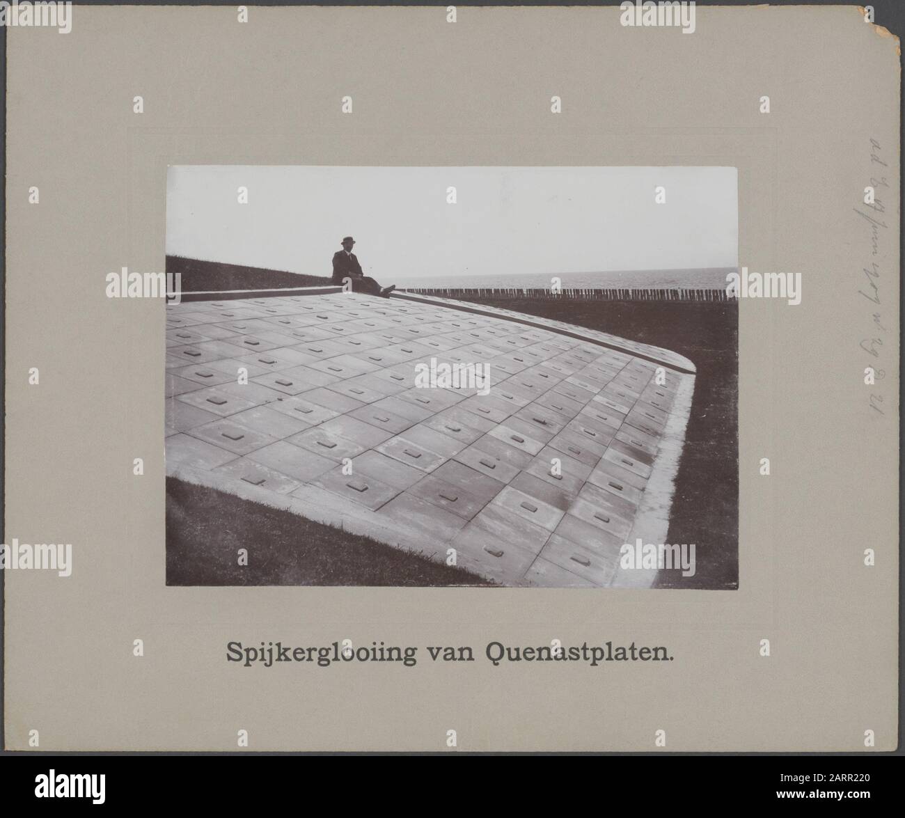Nail Tanning of Quenast Plates Data: 17 giugno 1909 Parole Chiave: Dighe, concia unghie, stato dell'acqua Foto Stock Nail Tanning of Quenast Plates Data: 17 giugno 1909 Parole Chiave: Dighe, concia unghie, stato dell'acqua Foto Stock