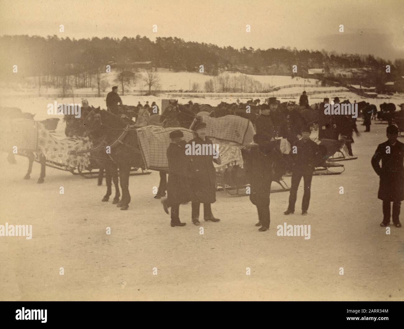 Convoglio a cavallo in slitta pronto per partire, 1890s Foto Stock