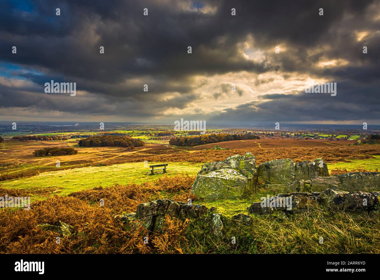 Una vista dall'altra parte della Charnwood Forest verso Leicester. Foto Stock