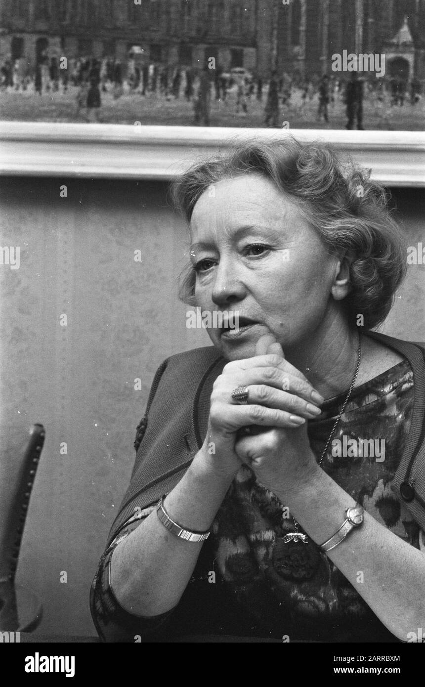 Il balletto russo ha tenuto una conferenza stampa a Krasnapolsky, numero 2 e 3 Galina Ulanova Data: 5 febbraio 1968 luogo: Russia Parole Chiave: Balletto, conferenza stampa Nome dell'istituzione: Krasnapolsky Foto Stock