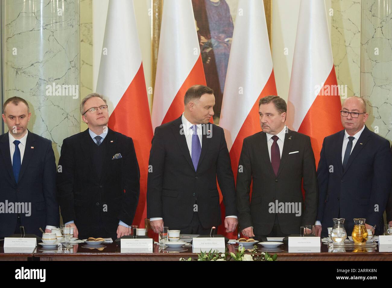 Varsavia, Mazovian, Polonia. 29th Gen 2020. Incontro del Presidente della Polonia ANDRZEJ DUDA Con la Commissione Nazionale di NSZZ Solidarnosc in Occasione del 40th anniversario della Union.in la foto: Krzysztof SZCZERSKI, ANDRZEJ DUDA, PI DUDA Credit: Hubert Mathis/ZUMA Wire/Alamy Live News Foto Stock